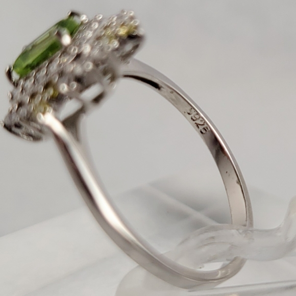 Antique Style Sterling 1ct Natural Peridot Ring - Picture 12 of 13